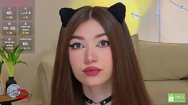 oliviaah  online show from May 5, 2026, 2:47 pm