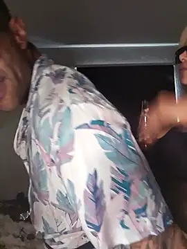 Chesarini online show from December 14, 2025, 7:18 pm