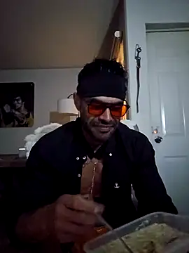 Chesarini online show from December 22, 2025, 2:19 am