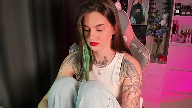 Snapshot of NikkieKitty chatting on March 19, 2026, 1:48 pm NikkieKitty online show from March 19, 2026, 1:48 pm