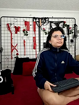 latinn girls online show from December 20, 2025, 12:12 pm