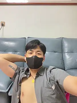 kimze7 online show from June 9, 2026, 2:39 pm