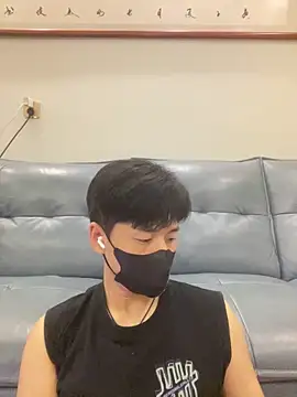 kimze7 online show from June 18, 2026, 2:21 pm