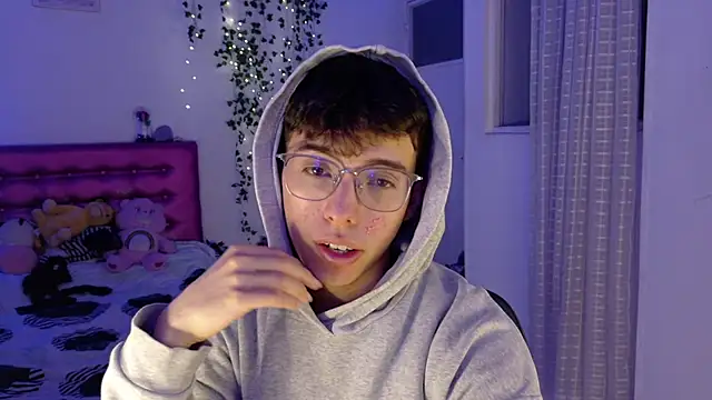 Dani Dancer online show from May 4, 2026, 3:13 am