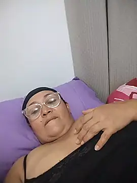 Nini Love  online show from February 13, 2026, 3:02 am