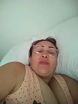 Nini Love  online show from February 22, 2026, 7:56 pm