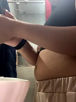 Snapshot of Agatta-X chatting on January 19, 2026, 3:38 pm Agatta-X online show from January 19, 2026, 3:38 pm