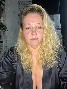 Snapshot of JenniferCarmen chatting on May 21, 2026, 2:07 am JenniferCarmen online show from May 21, 2026, 2:07 am