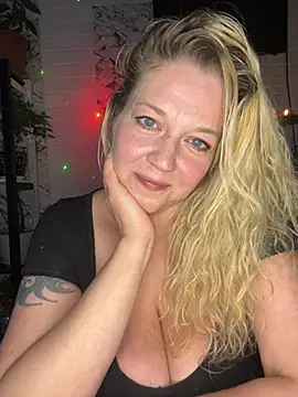 Snapshot of JenniferCarmen chatting on May 21, 2026, 5:20 pm JenniferCarmen online show from May 21, 2026, 5:20 pm
