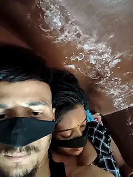 couplegk71 online show from February 3, 2026, 10:15 pm