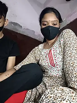 couplegk71 online show from February 9, 2026, 10:52 am