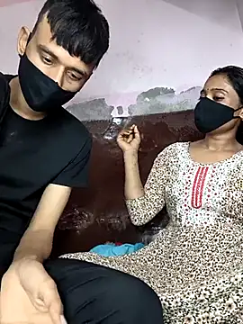 couplegk71 online show from February 9, 2026, 11:09 pm