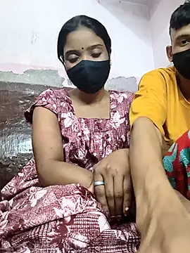 couplegk71 online show from February 12, 2026, 3:29 pm