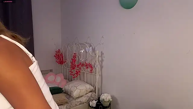 springloveee online show from July 20, 2026, 6:32 pm