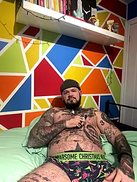 trans man and his dom online show from December 17, 2025, 2:12 pm