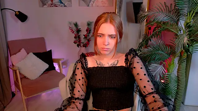 Snapshot of Bella_xBaby chatting on December 19, 2025, 1:40 pm Bella xBaby online show from December 19, 2025, 1:40 pm