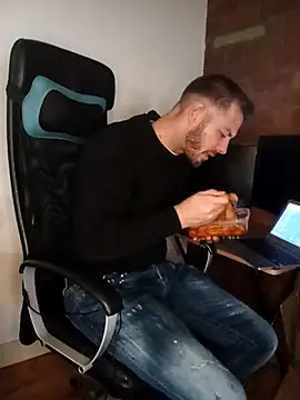 cheekycherryx online show from March 28, 2026, 5:07 am