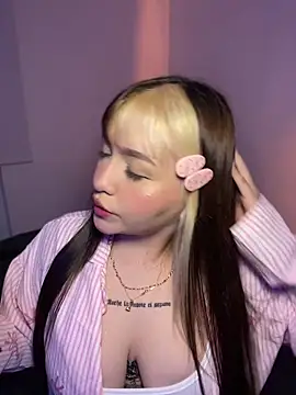 Daniela ruizz online show from June 12, 2026, 2:54 am
