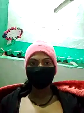 Sapna8080 online show from December 19, 2025, 9:44 pm