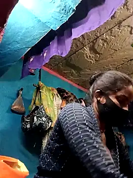 Poonam8080 online show from January 31, 2026, 7:11 pm