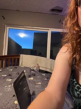 Lenaravenswood online show from June 11, 2026, 4:32 am
