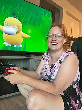 Lenaravenswood online show from July 17, 2026, 3:02 am