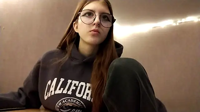 VictorinaMccorey online show from December 22, 2025, 4:15 pm