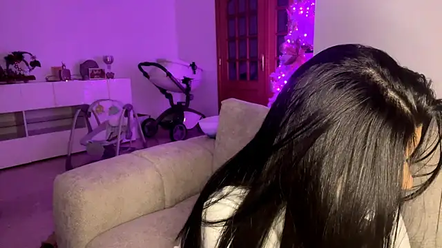 Snapshot of AlphaCasile chatting on December 19, 2025, 11:45 pm AlphaCasile online show from December 19, 2025, 11:45 pm