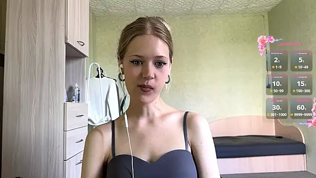 ZaidaSchwarten online show from July 13, 2026, 7:33 am