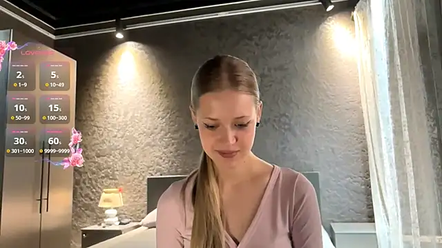 ZaidaSchwarten online show from July 23, 2026, 7:06 am