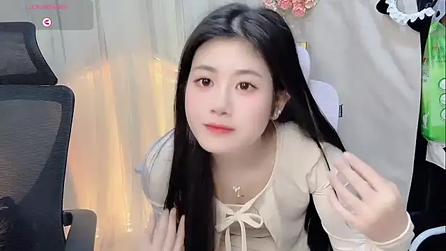 Yvonne-07 online show from December 16, 2025, 12:43 pm