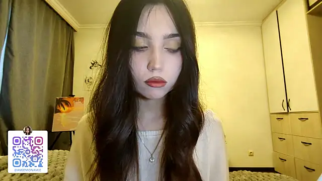 Qwami Amie online show from December 21, 2025, 6:31 am