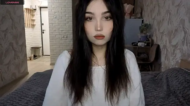 Qwami Amie online show from July 5, 2026, 5:47 am