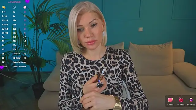 Lindsi Luvviv online show from June 22, 2026, 4:37 pm