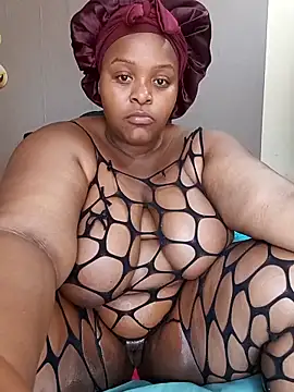 ChoklitBerryXX online show from May 4, 2026, 10:55 am
