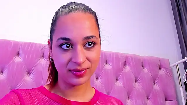 Hazel Taylorr online show from December 22, 2025, 5:15 am