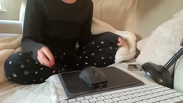 ijustturned18today online show from December 20, 2025, 2:35 pm