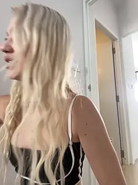 Kiss Aurora  online show from February 5, 2026, 6:18 am