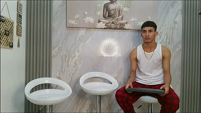 HORNY PRETTY online show from February 4, 2026, 1:28 pm