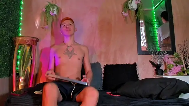 DeeQuinn Blaze online show from December 18, 2025, 8:37 pm