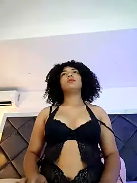 LunaaCurly online show from March 13, 2026, 7:20 pm