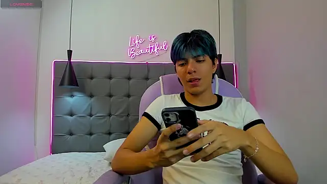 CodyTaylor  online show from December 16, 2025, 12:43 pm