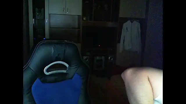 Snapshot of GymGuy0505 chatting on May 7, 2026, 9:42 pm GymGuy0505 online show from May 7, 2026, 9:42 pm