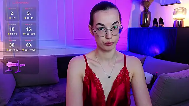 EmmaJacson online show from December 14, 2025, 4:23 pm