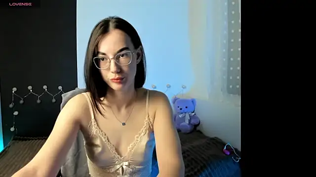 EmmaJacson online show from February 4, 2026, 4:46 pm