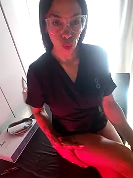 dulcemorela83 online show from February 2, 2026, 4:38 pm