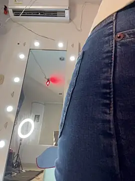 Valeria-escobar online show from May 6, 2026, 1:38 pm