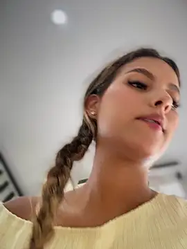 Valeria-escobar online show from July 28, 2026, 4:39 pm