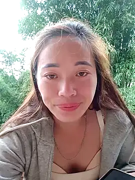little-effy online show from April 29, 2026, 9:13 am