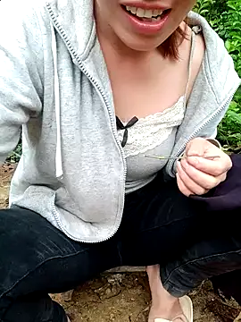 little-effy online show from June 9, 2026, 10:27 am